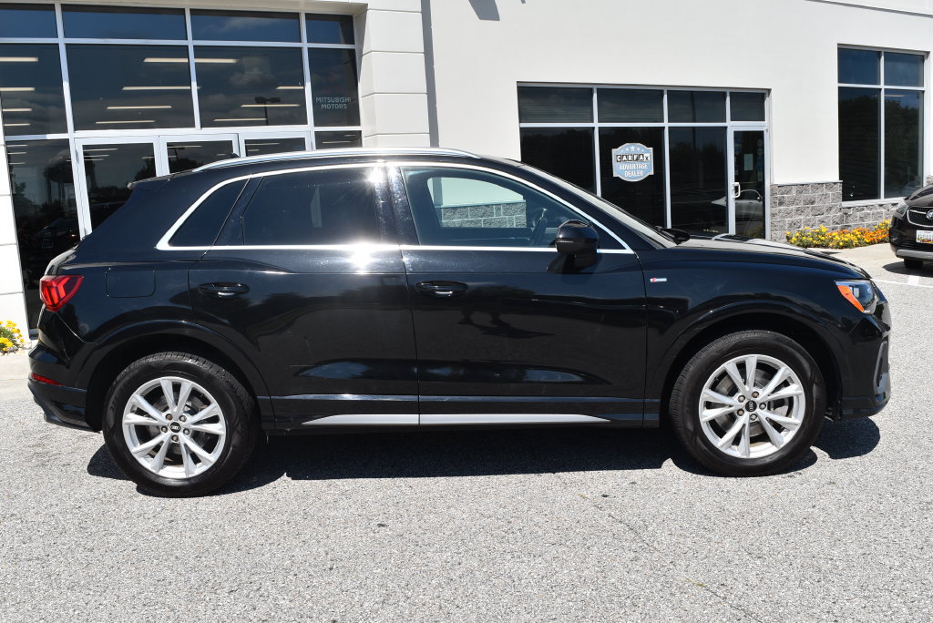 Used 2021 Audi Q3 2.0T Premium w/ Convenience Package AWD/4WD image 2
