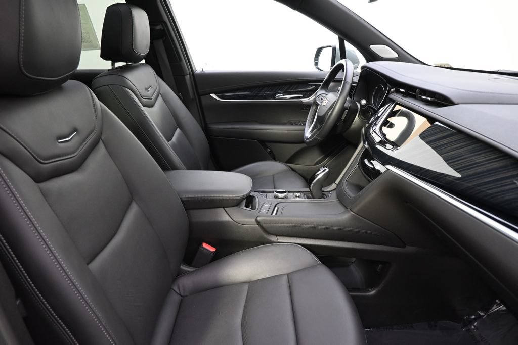 Certified 2024 Cadillac XT6 Premium Luxury AWD/4WD image 15