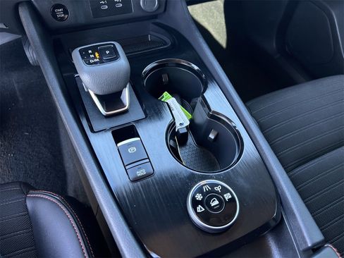 Certified 2025 Nissan Rogue SV image 18