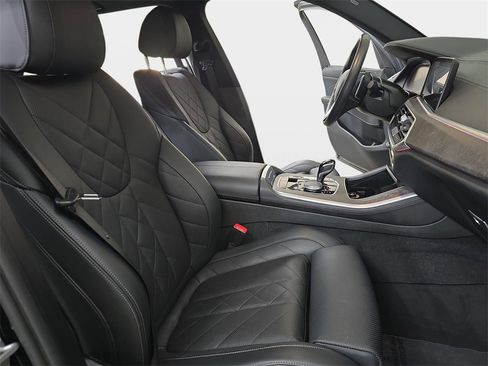 Used 2023 BMW X5 xDrive40i image 12