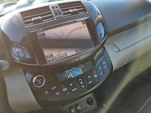 Used 2012 Toyota RAV4 EV image 42
