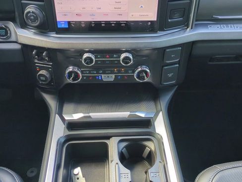 Used 2025 Ford F250 Platinum image 17