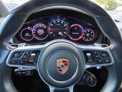 Used 2021 Porsche Cayenne Coupe image 17