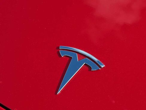 Used 2022 Tesla Model Y Performance image 11