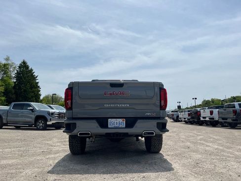 Used 2024 GMC Sierra 1500 AT4 w/ AT4 Premium Package AWD/4WD image 9