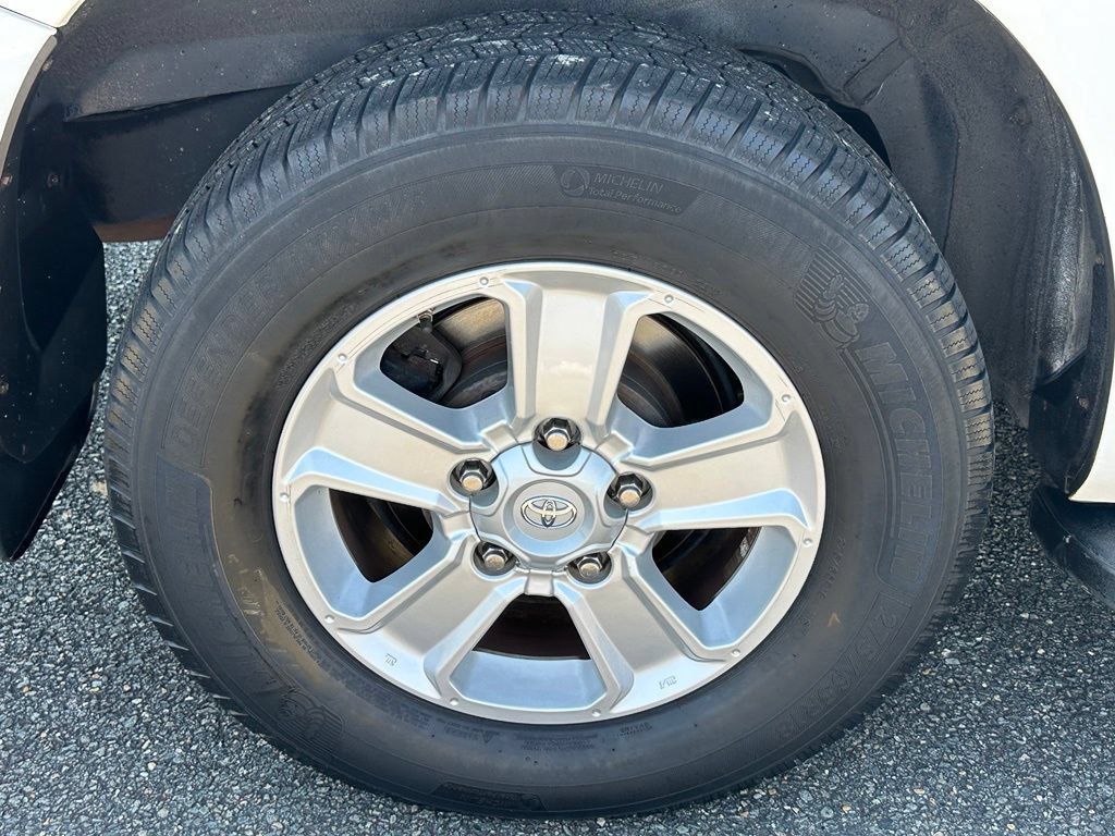 Used 2018 Toyota Sequoia SR5 AWD/4WD image 43