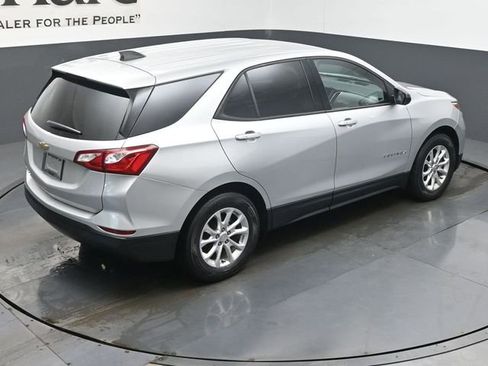 Used 2019 Chevrolet Equinox LS w/ LS Convenience Package FWD image 34