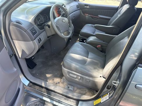 Used 2005 Toyota Sienna FWD image 17