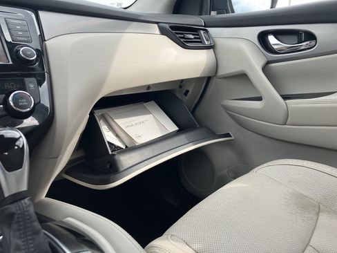 Used 2020 Nissan Rogue Sport SL FWD image 24