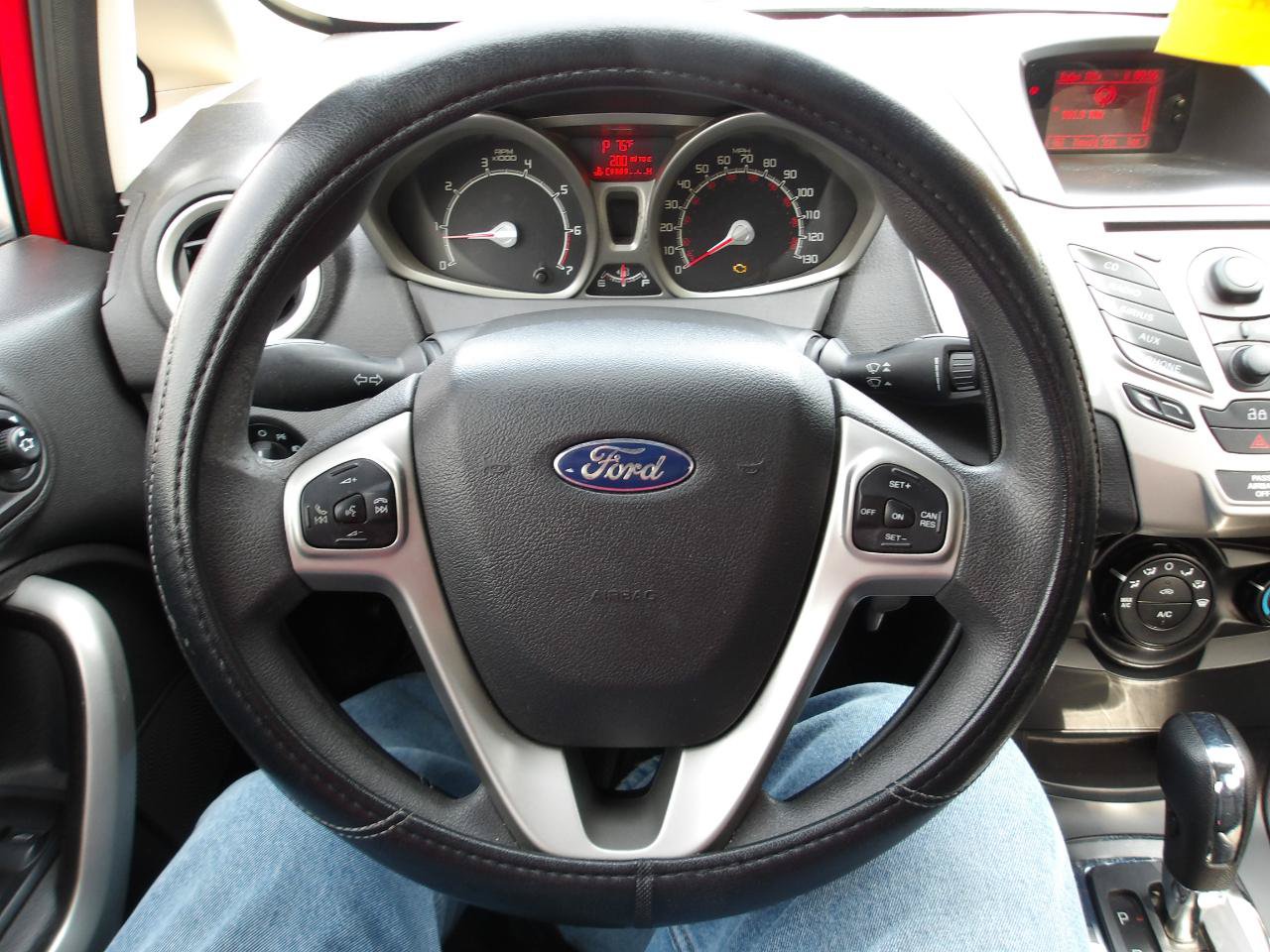 Used 2013 Ford Fiesta SE FWD image 13