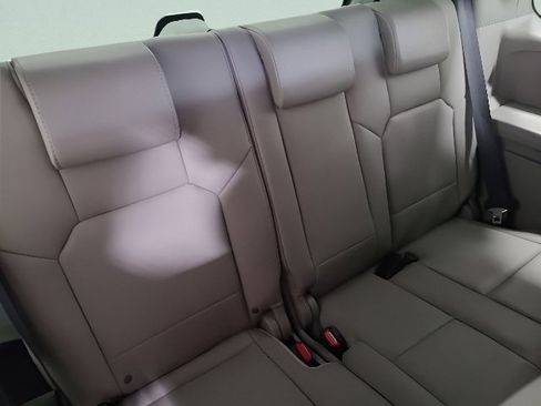Used 2011 Honda Pilot Touring image 22