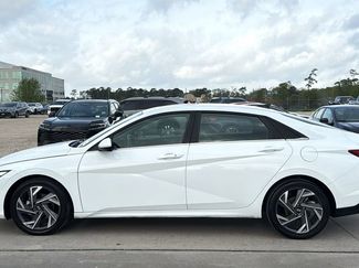 Used 2025 Hyundai Elantra SEL video 2