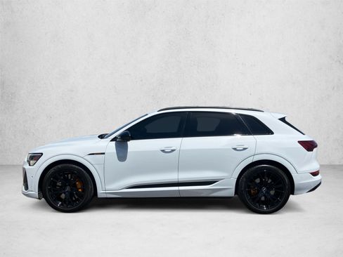 Used 2022 Audi e-tron Chronos AWD/4WD image 8
