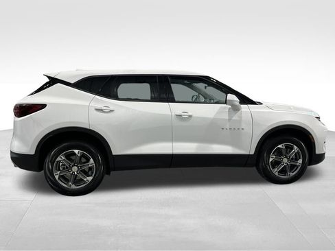 Used 2025 Chevrolet Blazer LT image 9