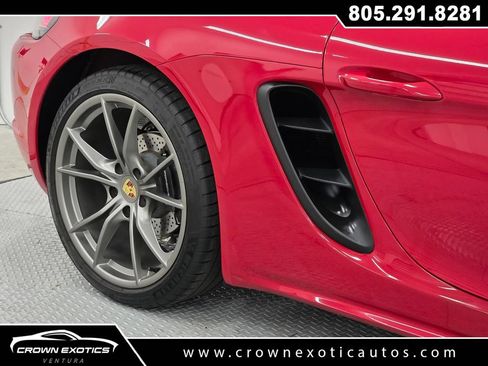 Used 2024 Porsche 718 Cayman RWD image 11