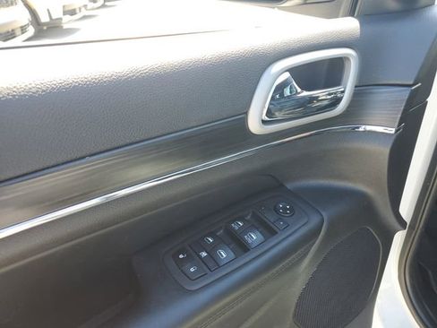 Used 2021 Jeep Grand Cherokee Limited w/ Premium Lighting Group image 17