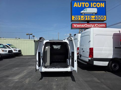 Used 2019 Nissan NV200 SV w/ Navigation Package image 16