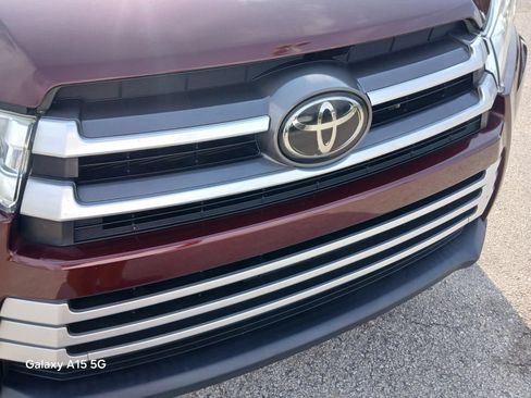 Used 2018 Toyota Highlander XLE FWD image 21