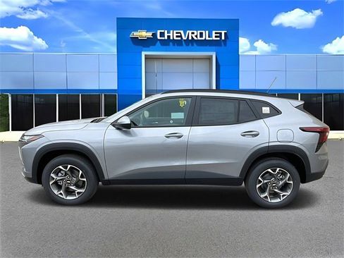 New 2026 Chevrolet Trax LT w/ Driver Confidence Package image 6