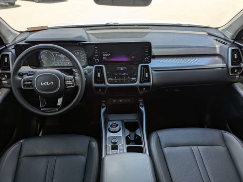 Certified 2023 Kia Sorento EX FWD image 17
