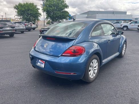 Used 2017 Volkswagen Beetle 1.8T Classic FWD image 4