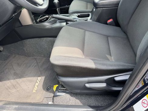 Used 2017 Toyota RAV4 LE w/ Carpet Mat Package FWD image 16