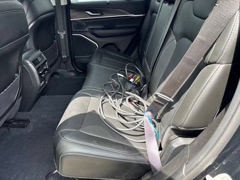 Used 2023 Jeep Grand Cherokee 4WD 4xe w/ Luxury Tech Group II image 8