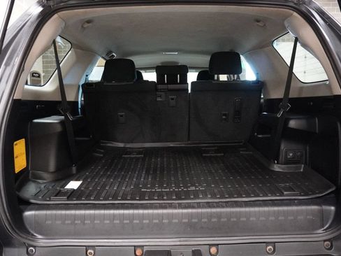 Used 2017 Toyota 4Runner SR5 AWD/4WD image 17