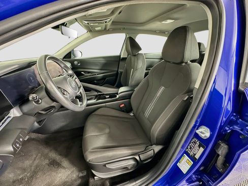 Used 2025 Hyundai Elantra SEL FWD image 13