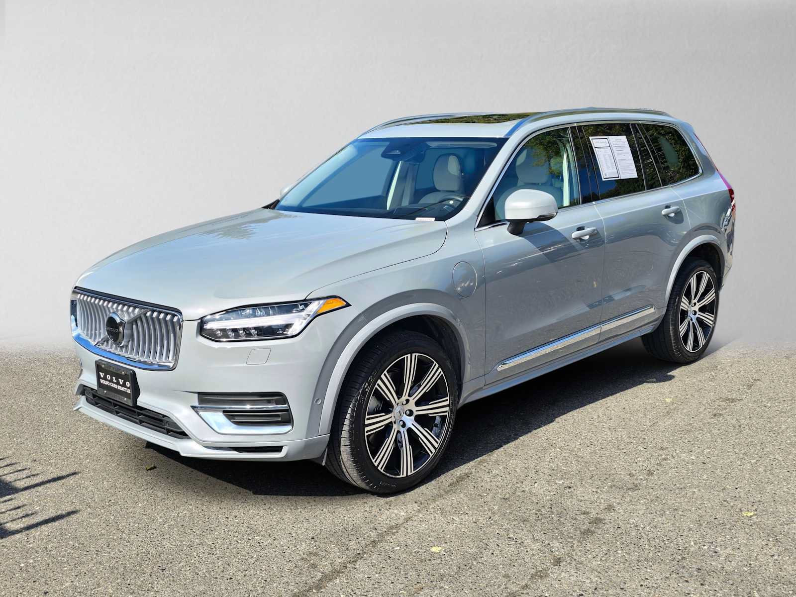 Certified 2025 Volvo XC90 T8 Ultra w/ Protection Package Premier AWD/4WD image 7