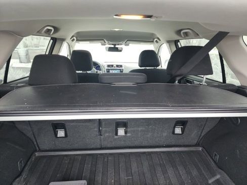 Used 2018 Subaru Outback 2.5i Premium image 10