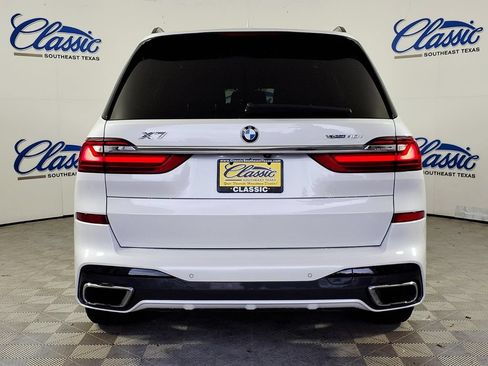 Used 2022 BMW X7 xDrive40i w/ M Sport Package AWD/4WD image 4