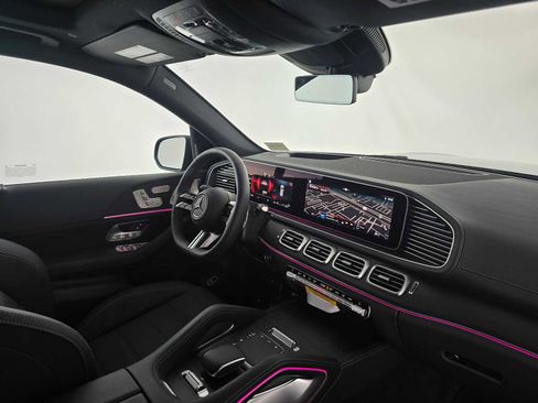 New 2026 Mercedes-Benz GLS 580 4MATIC image 11