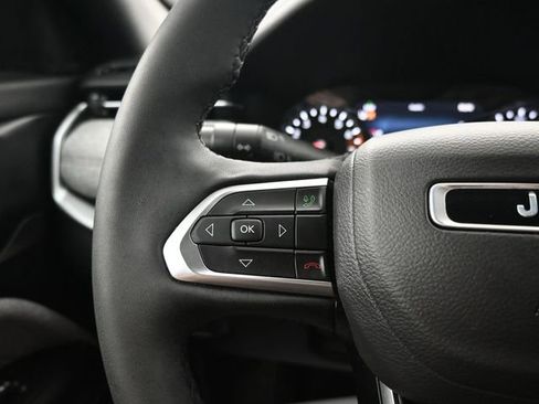 Used 2023 Jeep Compass Latitude AWD/4WD image 15