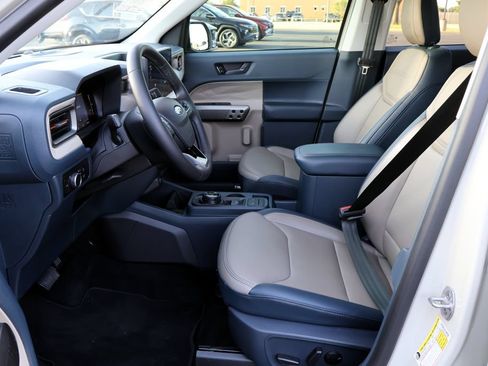 Used 2025 Ford Maverick Lariat AWD/4WD image 28
