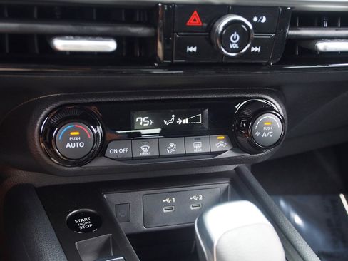 Used 2026 Nissan Kicks SV image 22