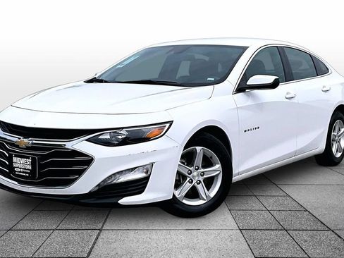 Used 2024 Chevrolet Malibu LT FWD image 1