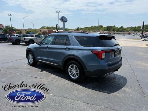 Used 2025 Ford Explorer Active w/ Active Comfort Package RWD image 5