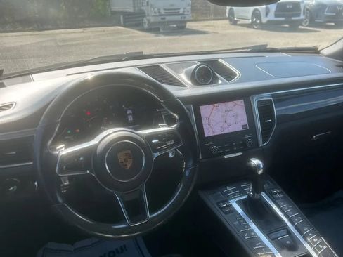 Used 2017 Porsche Macan GTS AWD/4WD image 6