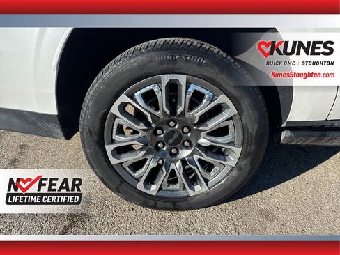 Used 2023 GMC Yukon XL Denali Ultimate image 14