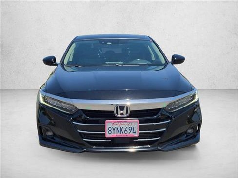 Used 2021 Honda Accord Touring image 2