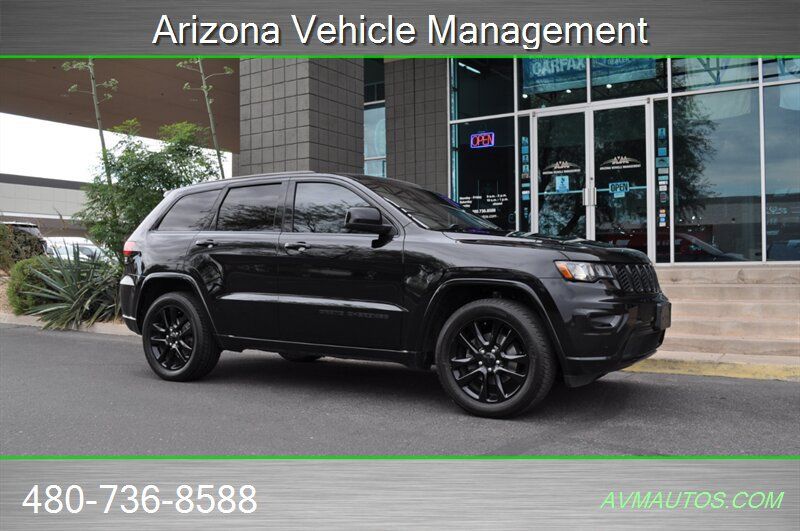 Used 2017 Jeep Grand Cherokee Altitude RWD image 14