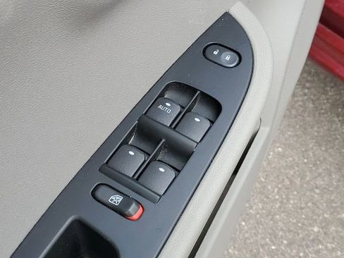Used 2008 Saturn Aura XE FWD image 9