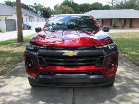 Used 2025 Chevrolet Colorado LT w/ LT Convenience Package RWD image 8