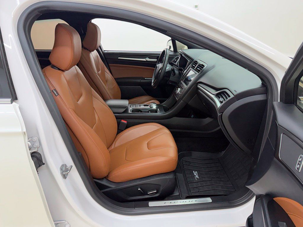 Used 2020 Ford Fusion Energi Titanium FWD image 9
