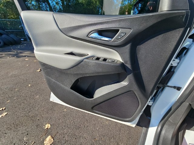 Used 2022 Chevrolet Equinox LS w/ LPO, Floor Liner Package AWD/4WD image 31