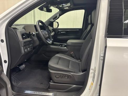 Used 2026 Chevrolet Suburban Z71 w/ Comfort Package AWD/4WD image 21