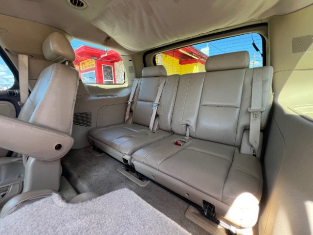 Used 2009 GMC Yukon Denali RWD image 12