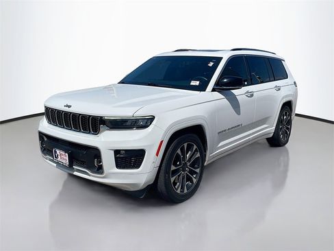 Used 2022 Jeep Grand Cherokee L Overland w/ Luxury Tech Group IV image 3