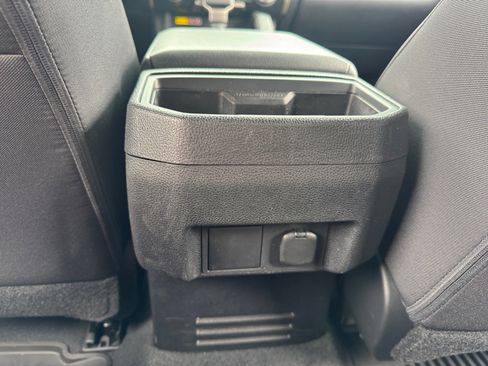 Certified 2025 Toyota Tacoma SR5 AWD/4WD image 31